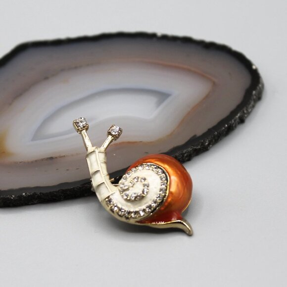Snail pin brooch jewelry fashion gold tone crystals cute adorable animal new - Picture 3 of 11